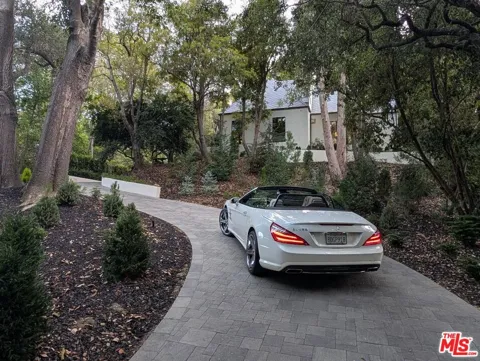 943 Moraga Drive
