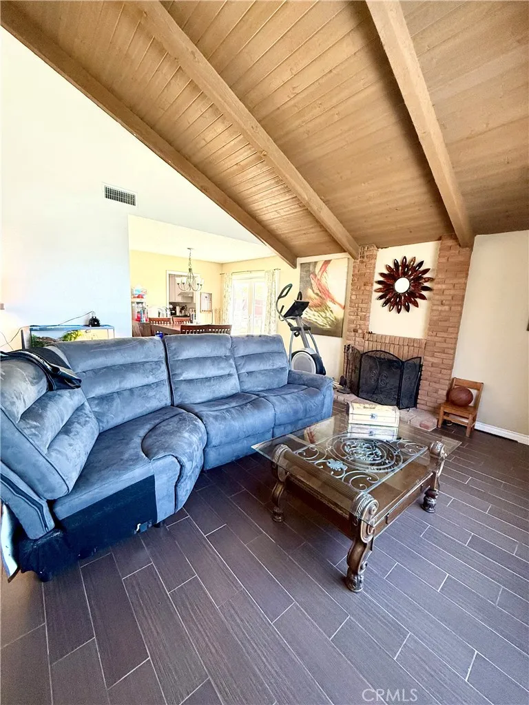 6026 Winncliff Jurupa Valley, CA 92509