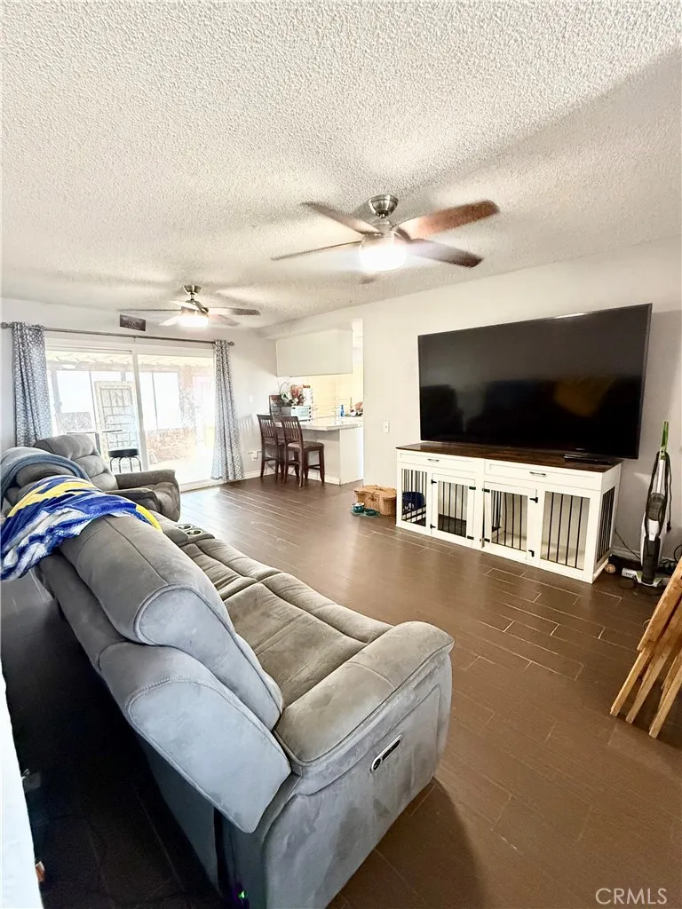 6026 Winncliff Jurupa Valley, CA 92509