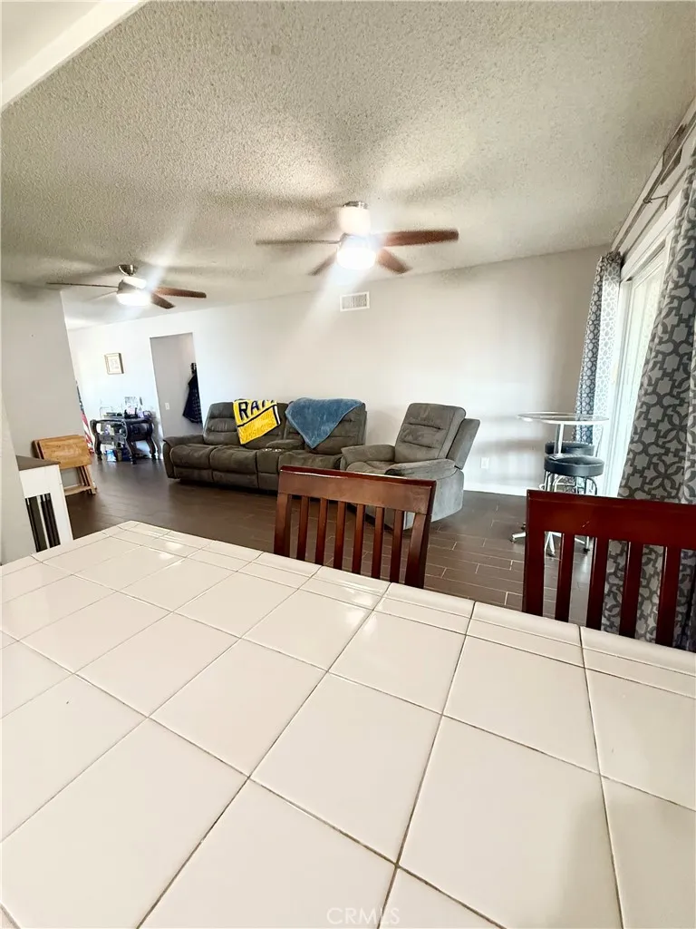 6026 Winncliff Jurupa Valley, CA 92509