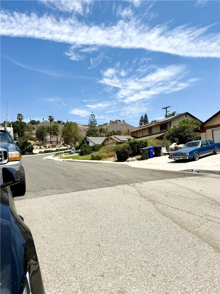 6026 Winncliff Jurupa Valley, CA 92509