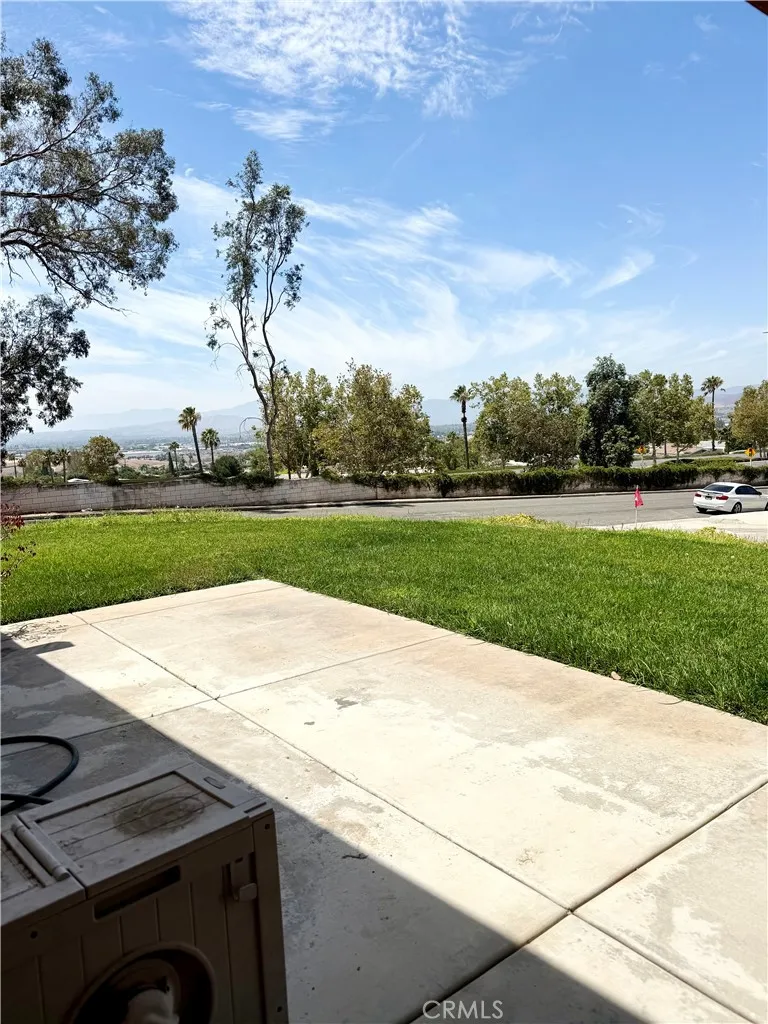 6026 Winncliff Jurupa Valley, CA 92509