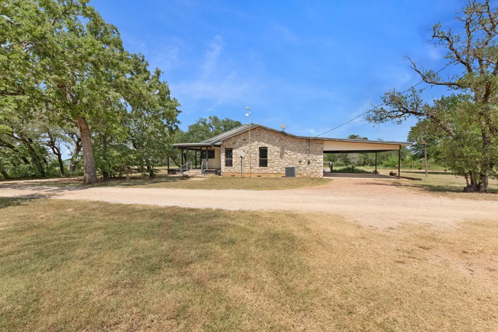 12347 County Road 200 Bertram, TX 78605