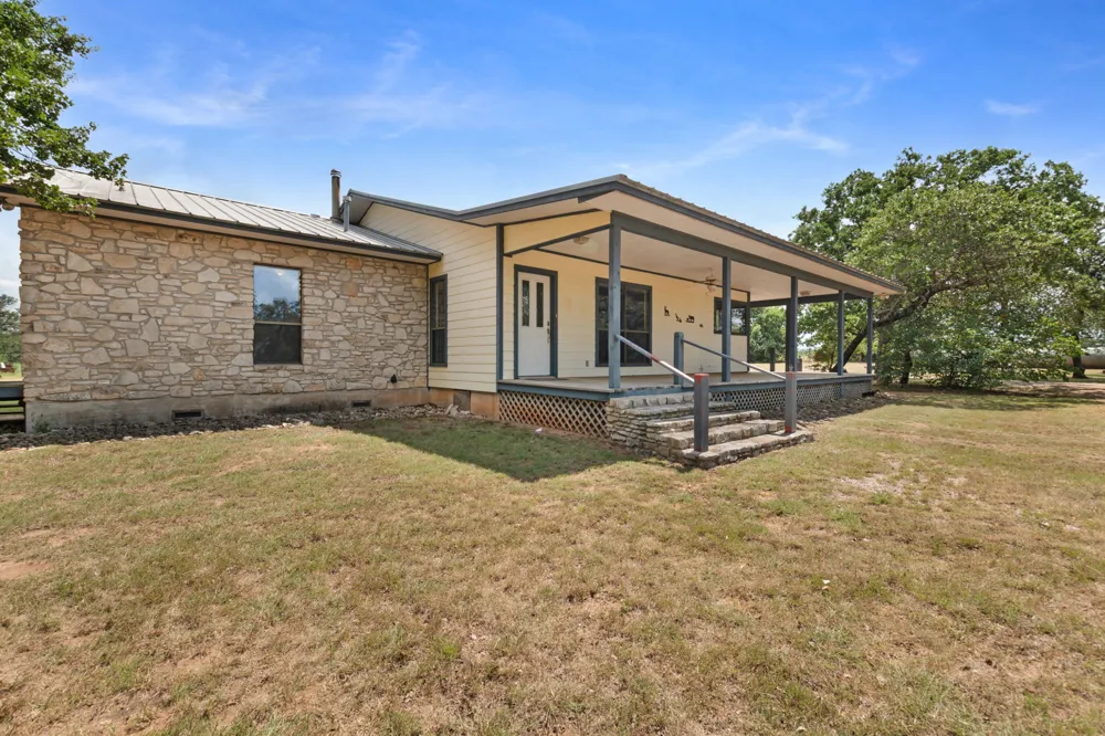12347 County Road 200 Bertram, TX 78605