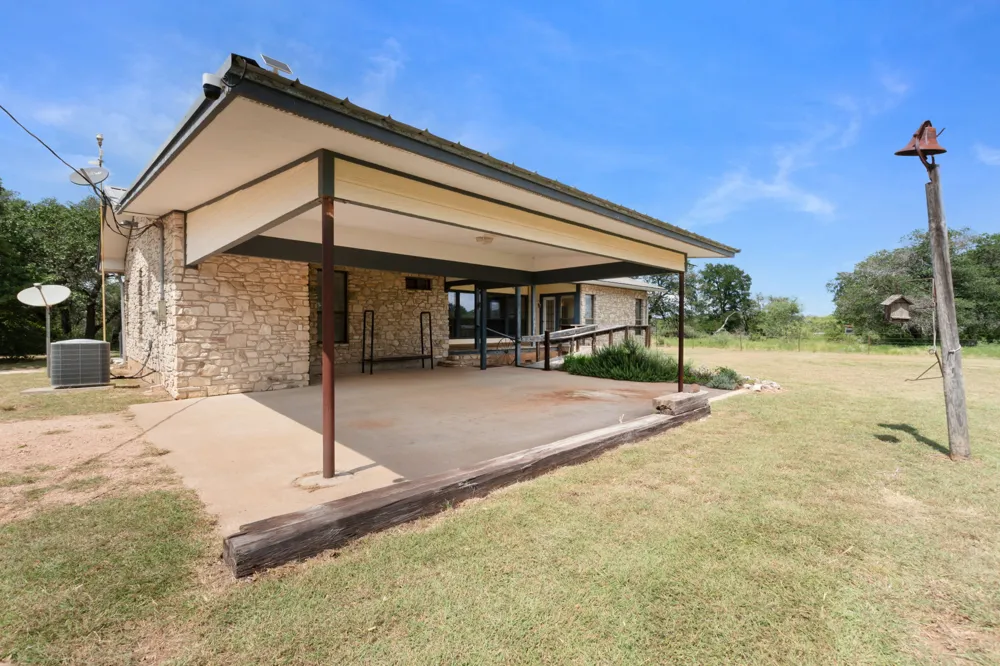 12347 County Road 200 Bertram, TX 78605