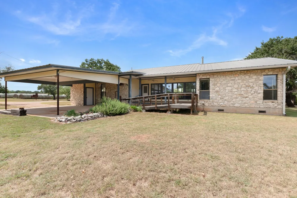 12347 County Road 200 Bertram, TX 78605