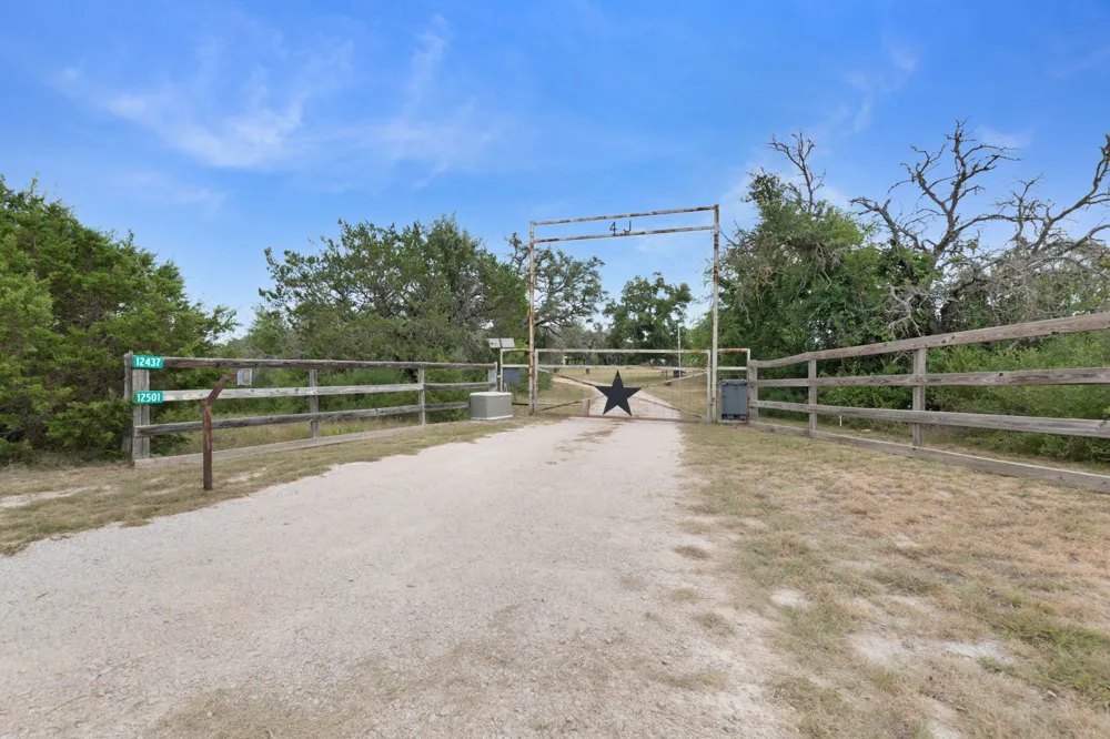 12347 County Road 200 Bertram, TX 78605