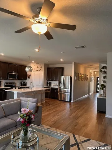 206 SANTO SPIRIT RD Hutto, TX 78634