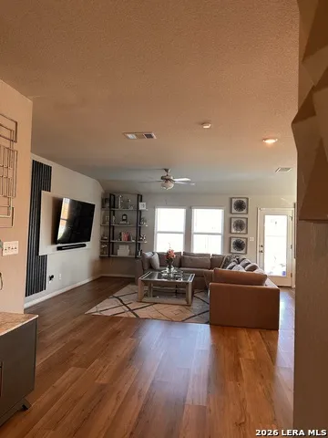 206 SANTO SPIRIT RD Hutto, TX 78634