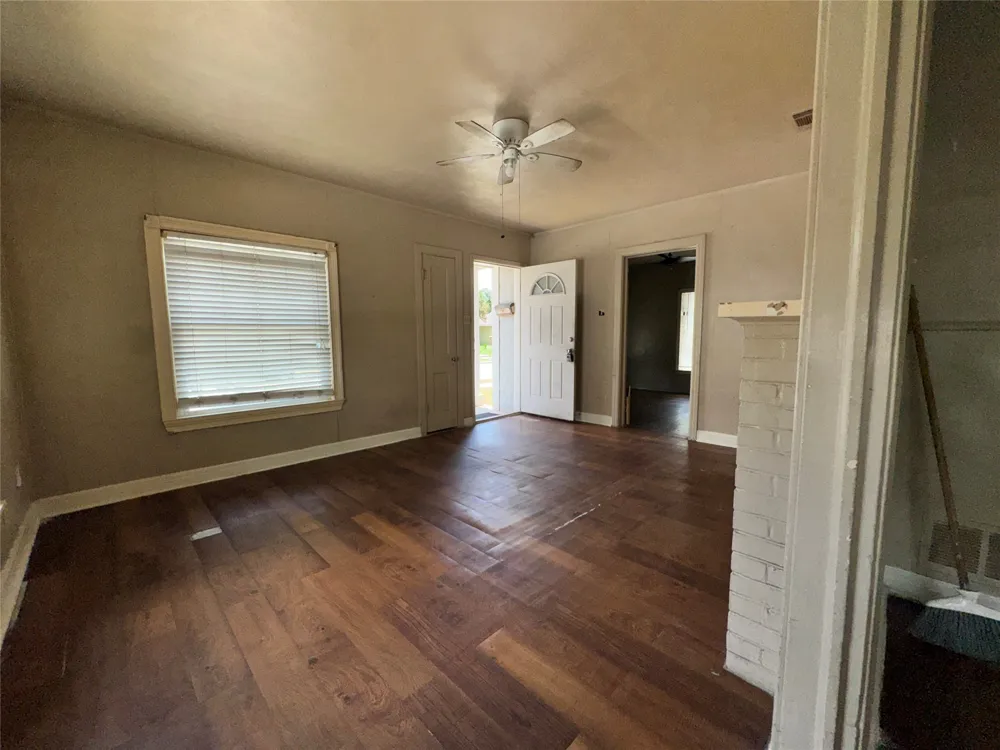 127 Blevins Street Fort Worth, TX 76111