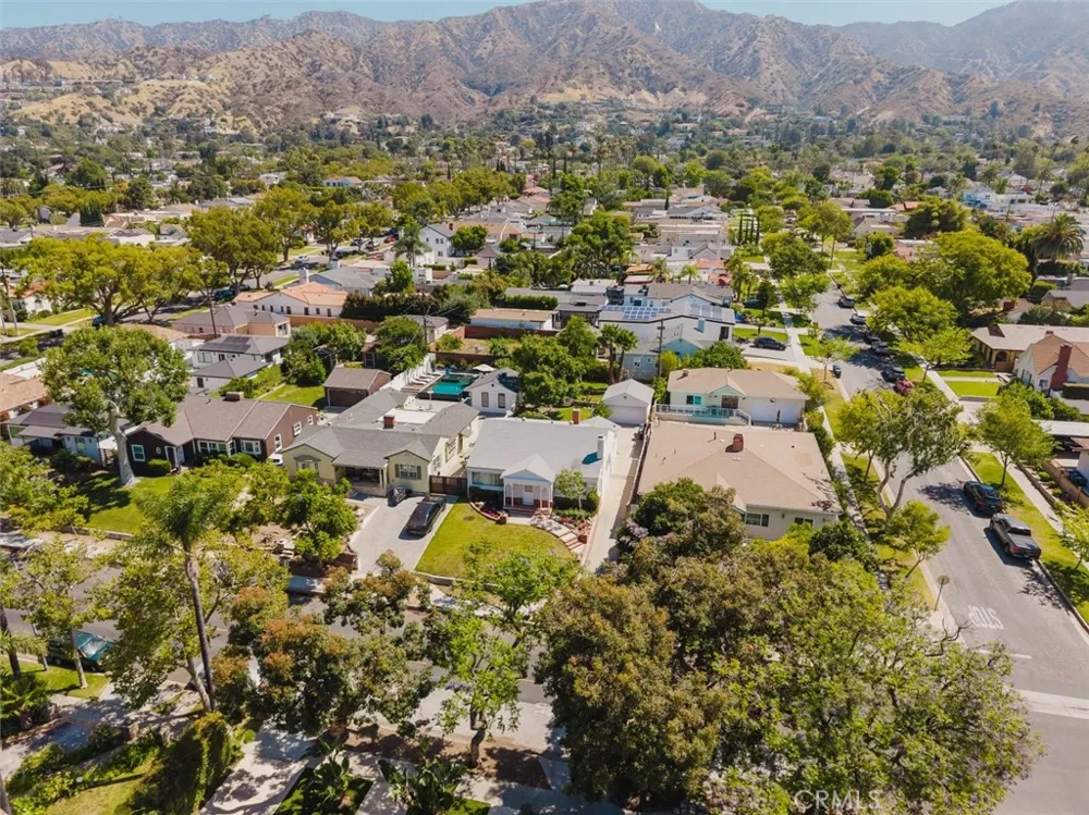 2007 W Kenneth Road Glendale, CA 91201