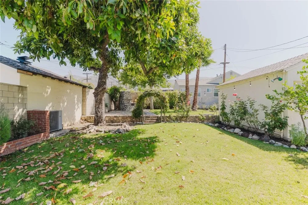 2007 W Kenneth Road Glendale, CA 91201