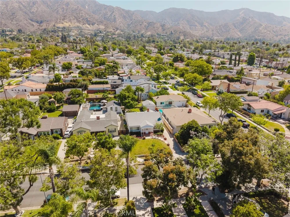2007 W Kenneth Road Glendale, CA 91201