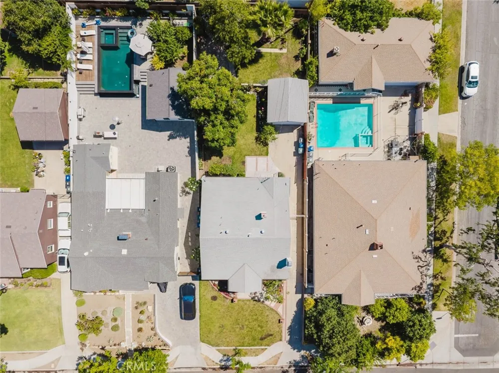 2007 W Kenneth Road Glendale, CA 91201