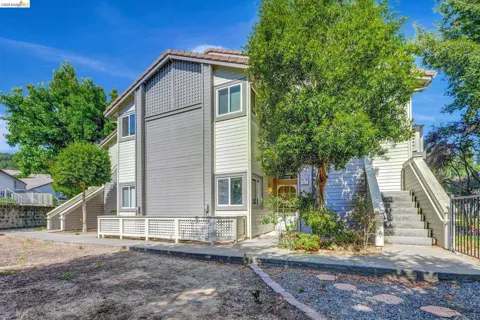243 Florence Ct