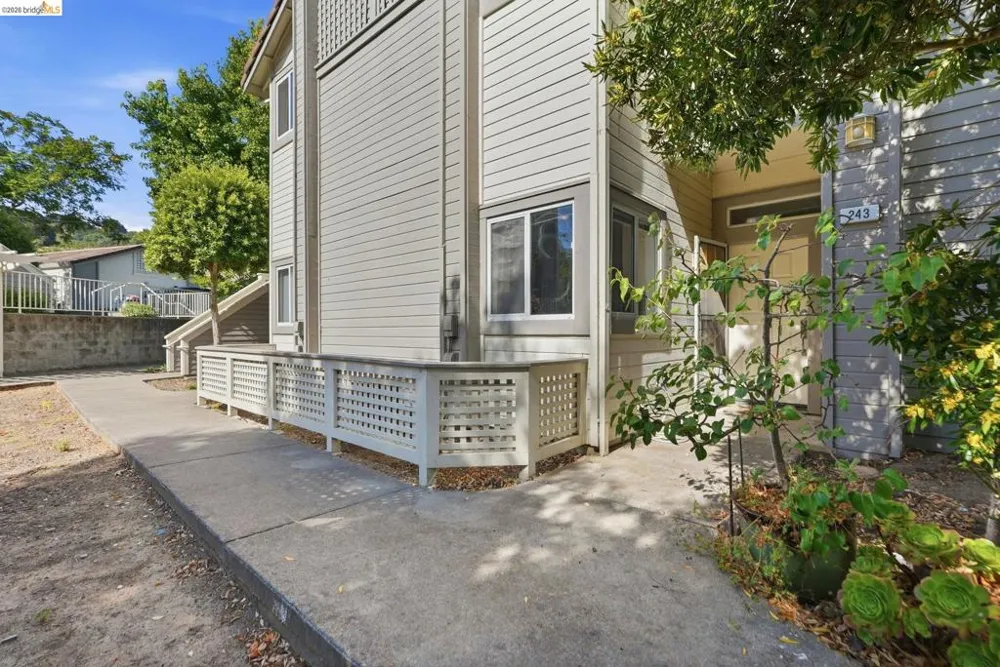 243 Florence Ct Hercules, CA 94547