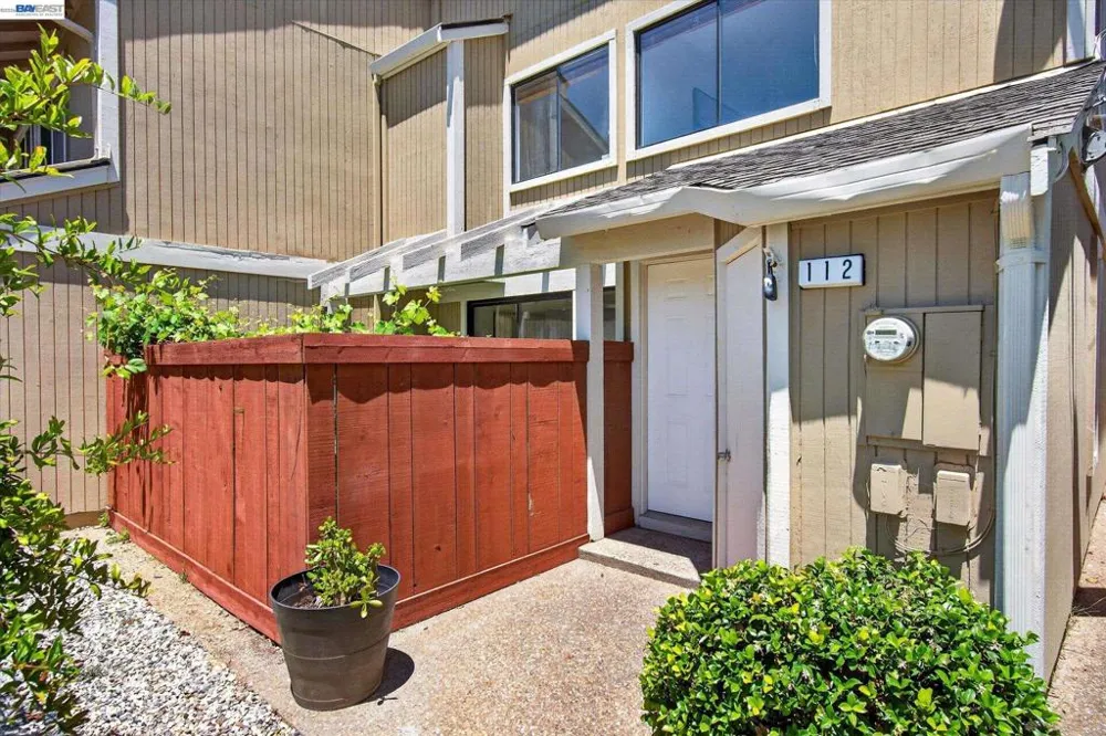112 Mission Dr Pleasanton, CA 94566