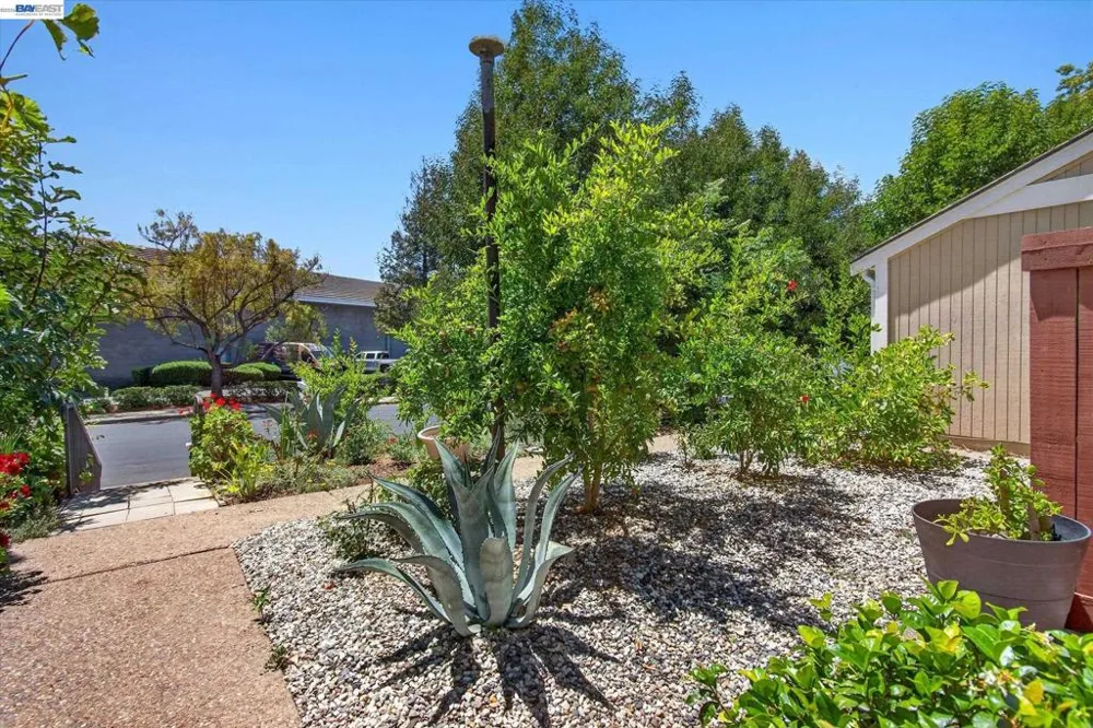 112 Mission Dr Pleasanton, CA 94566