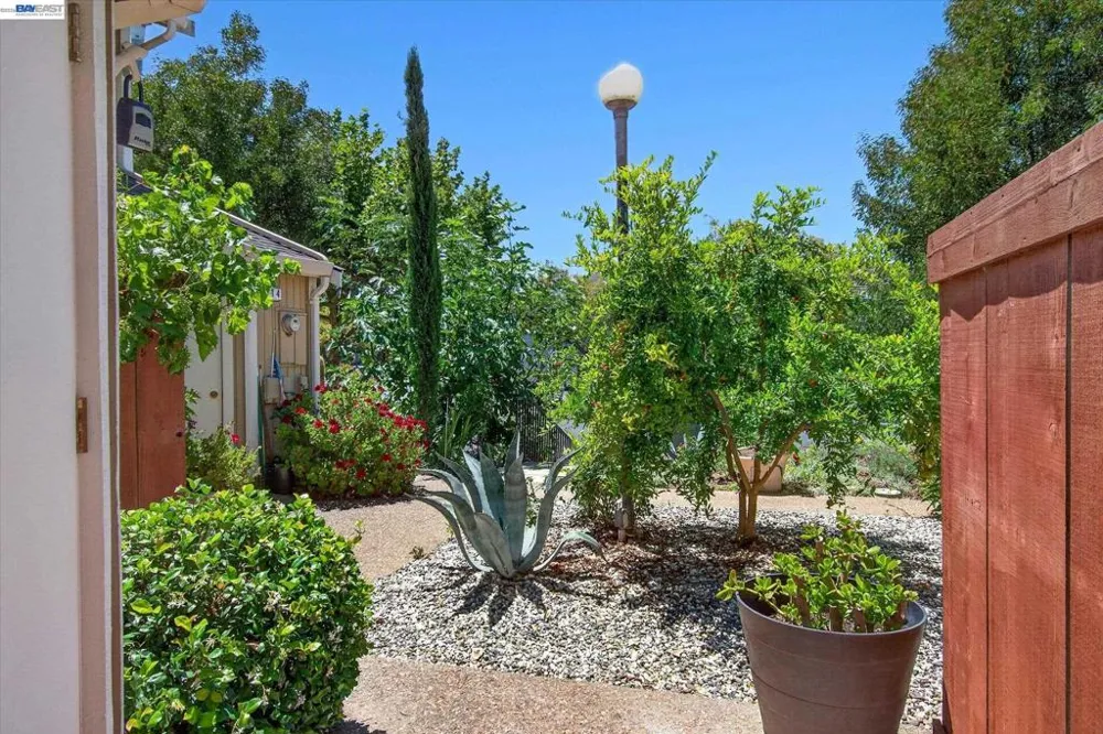 112 Mission Dr Pleasanton, CA 94566