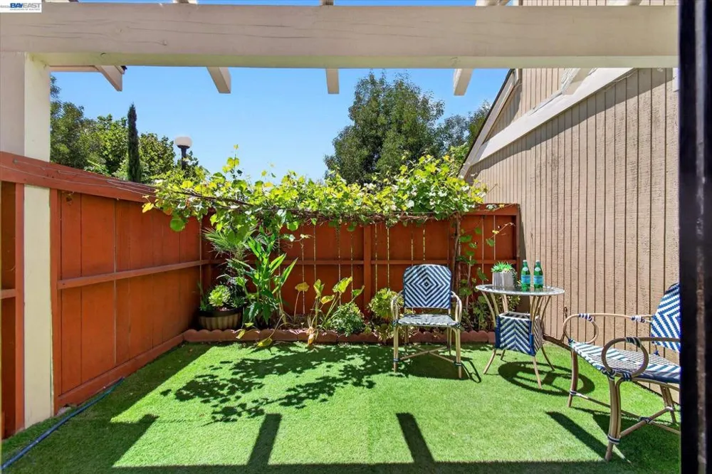 112 Mission Dr Pleasanton, CA 94566
