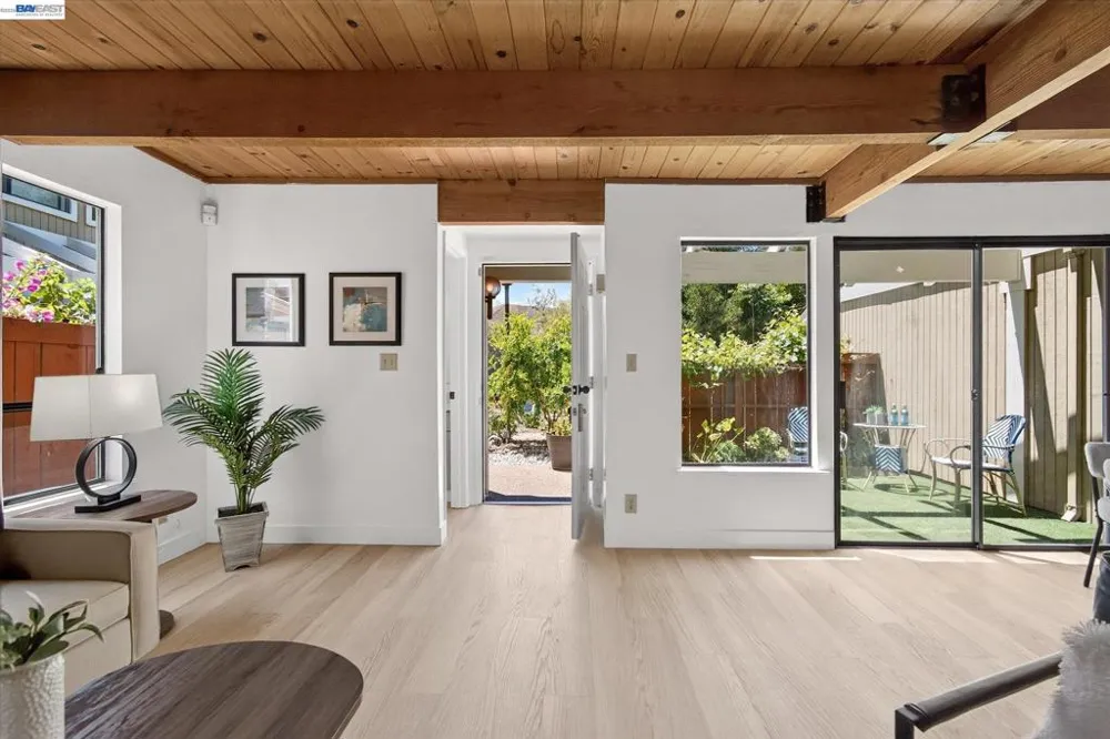 112 Mission Dr Pleasanton, CA 94566