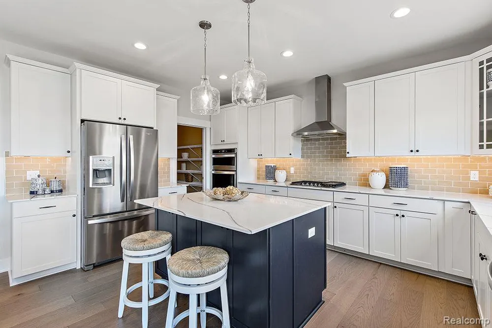 1940 Elizabeth Lane Superior Charter Township, MI 48198