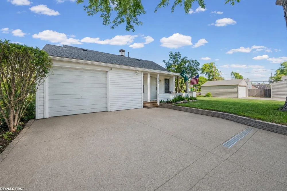 26769 Barrington Street Madison Heights City, MI 48071