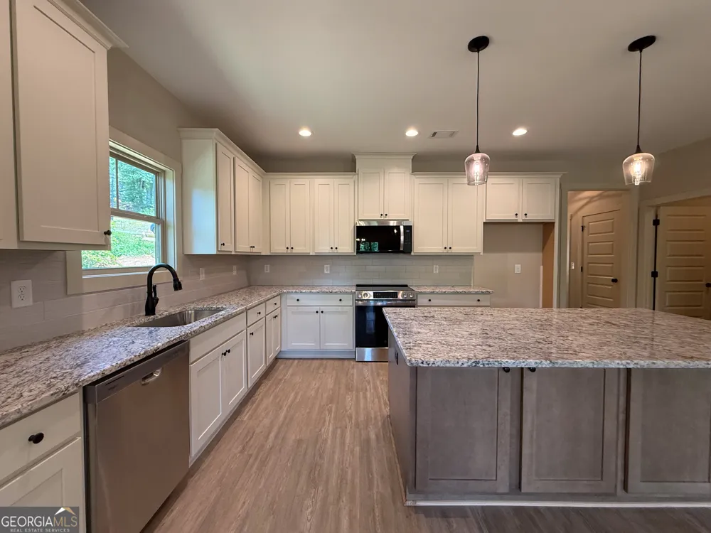 365 Hunts Ridge DR Cleveland, GA 30528