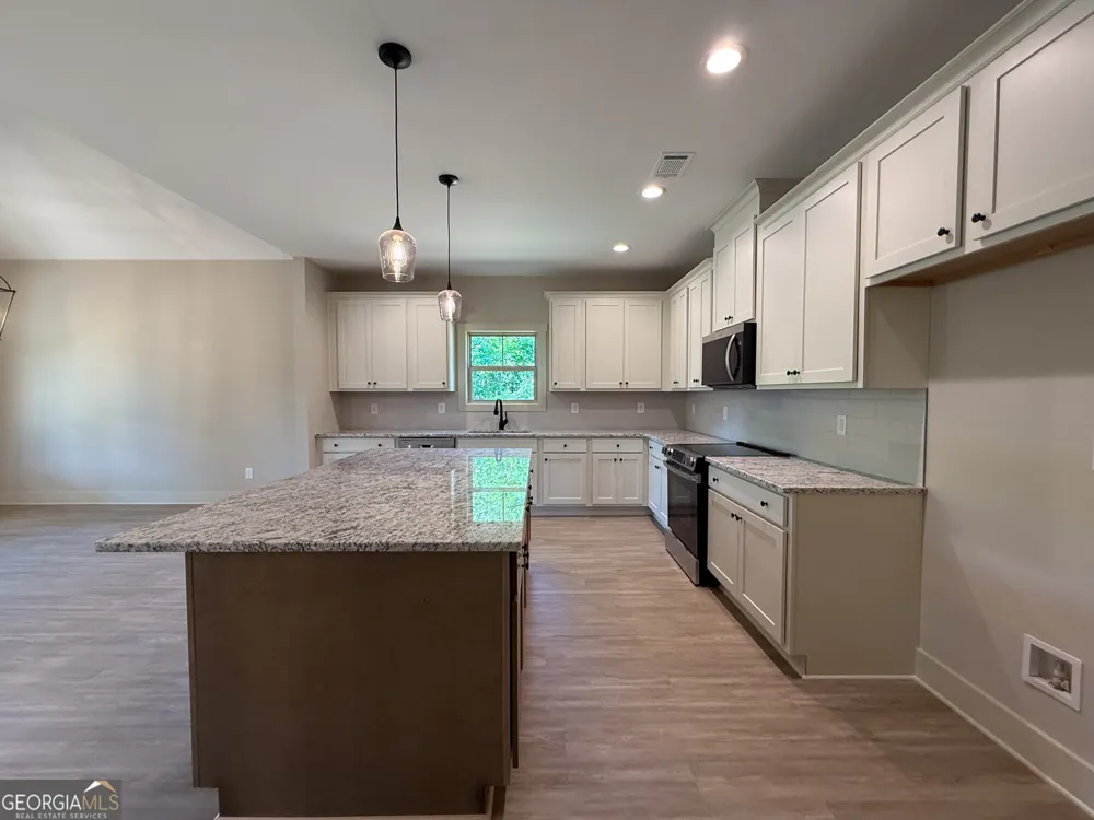 365 Hunts Ridge DR Cleveland, GA 30528