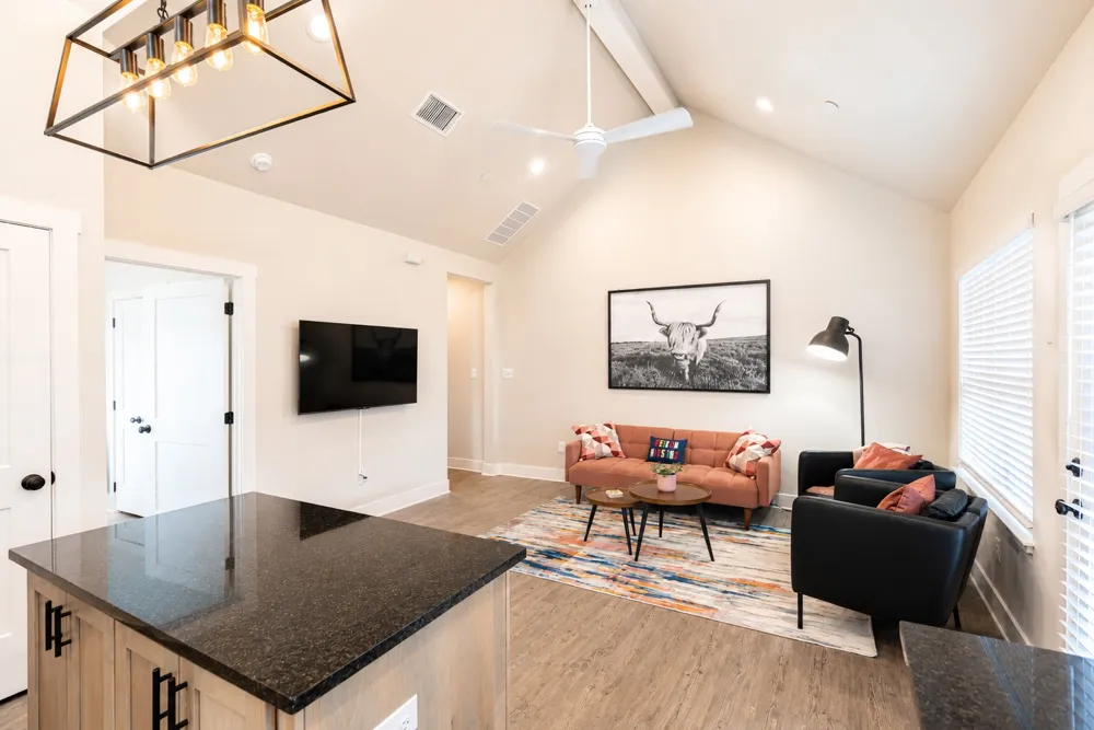 930 S Eagle Street #202 Fredericksburg, TX 78624