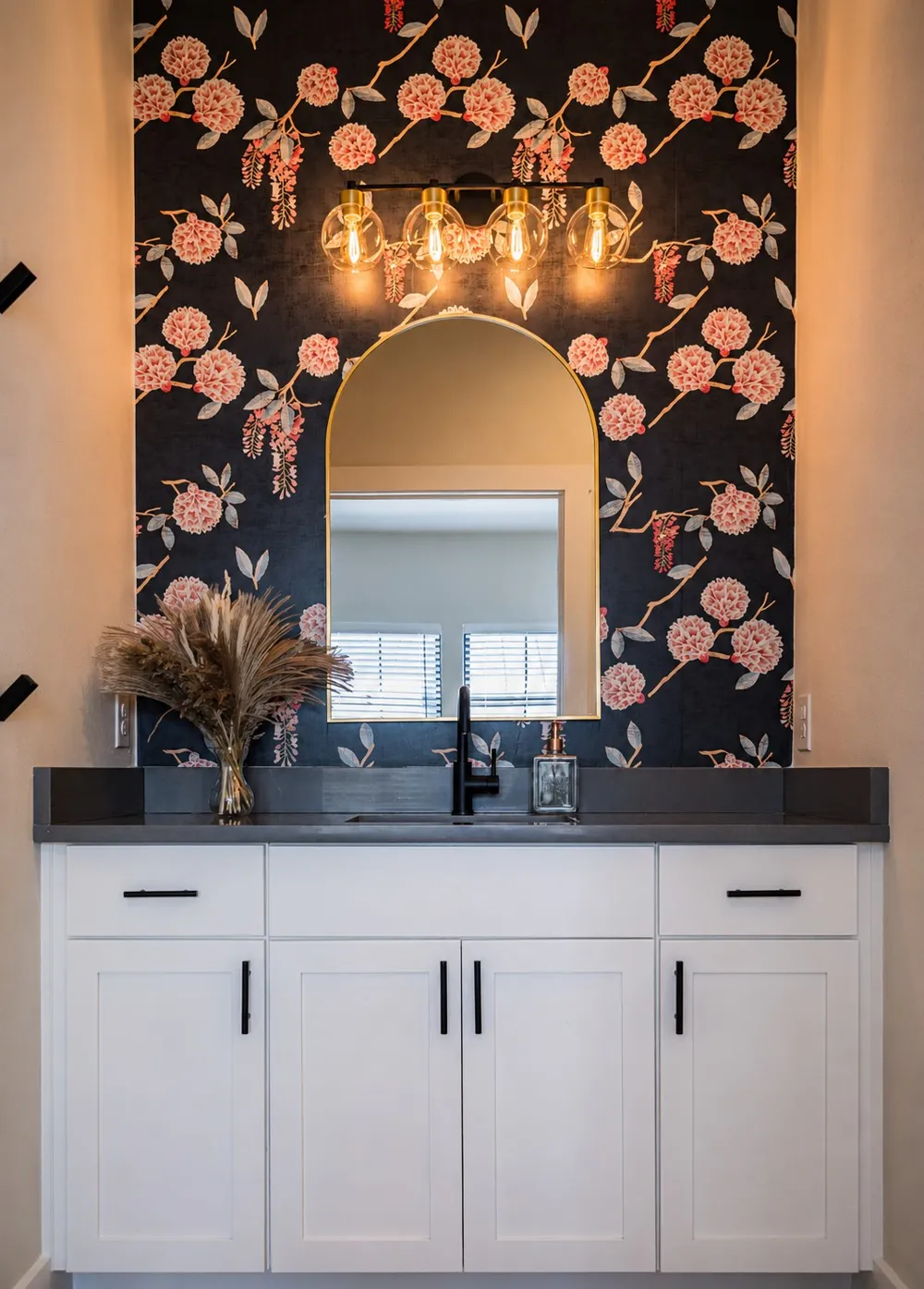 930 S Eagle Street #202 Fredericksburg, TX 78624