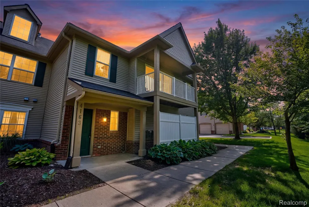 4163 Hampton Ridge Boulevard Genoa Township, MI 48843
