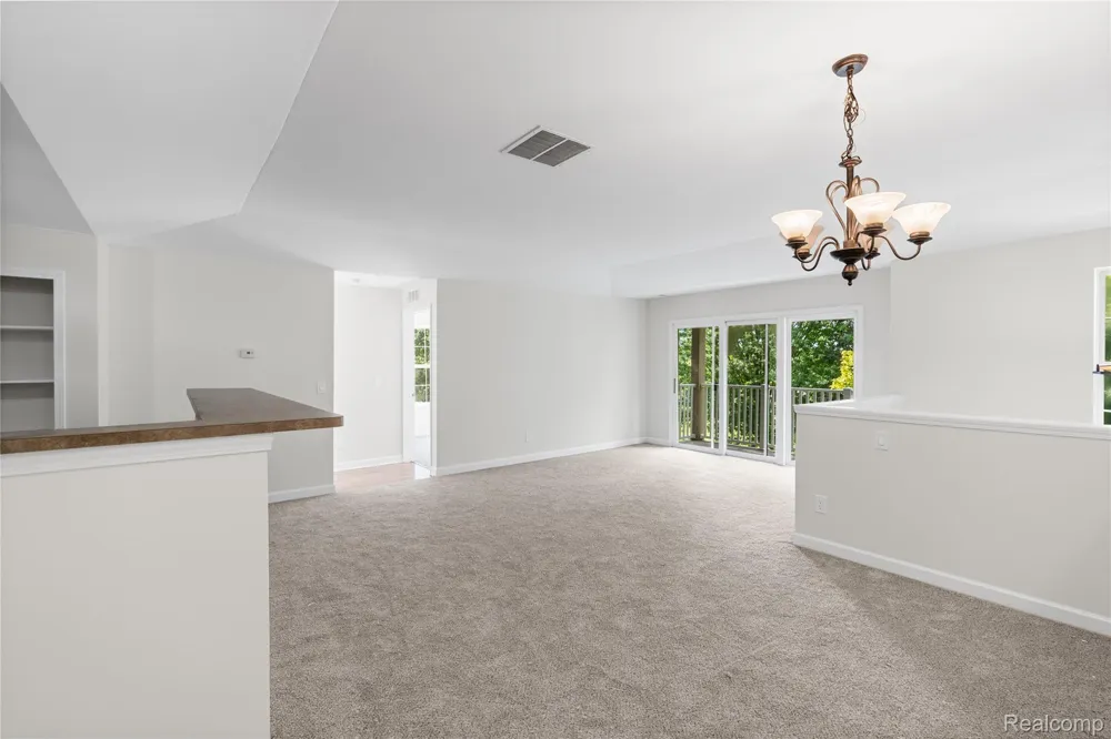 4163 Hampton Ridge Boulevard Genoa Township, MI 48843