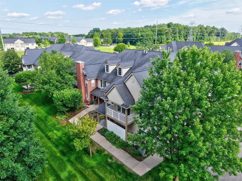 4163 Hampton Ridge Boulevard Genoa Township, MI 48843