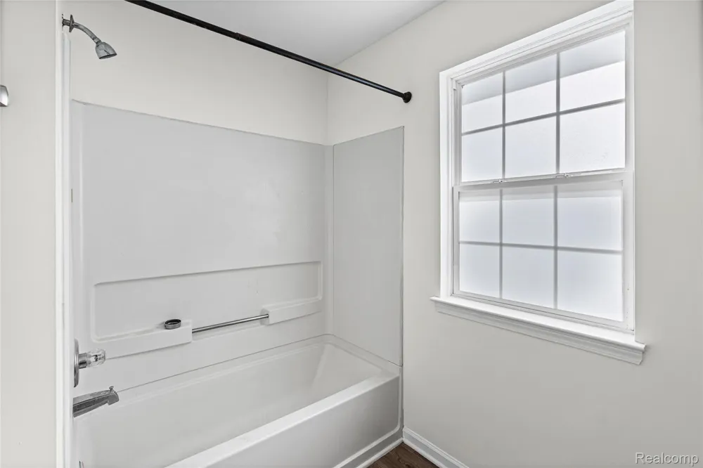 4163 Hampton Ridge Boulevard Genoa Township, MI 48843
