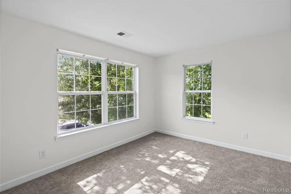 4163 Hampton Ridge Boulevard Genoa Township, MI 48843