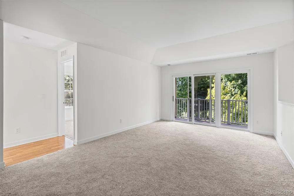 4163 Hampton Ridge Boulevard Genoa Township, MI 48843