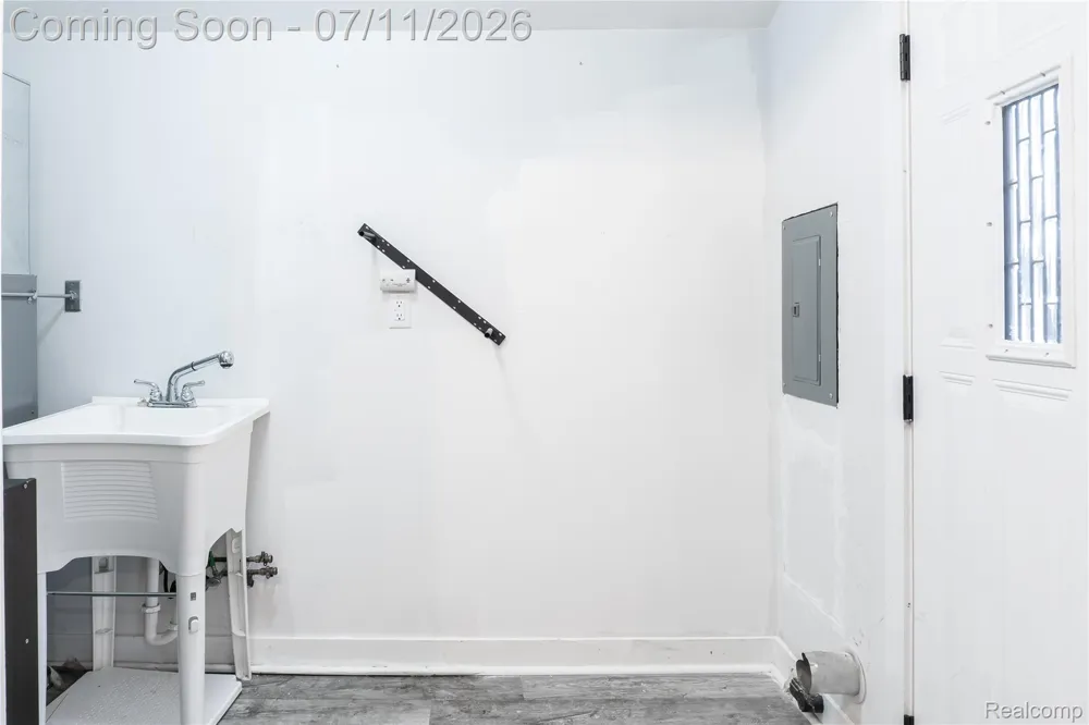 203 Chaney Street Van Buren Charter Township, MI 48111
