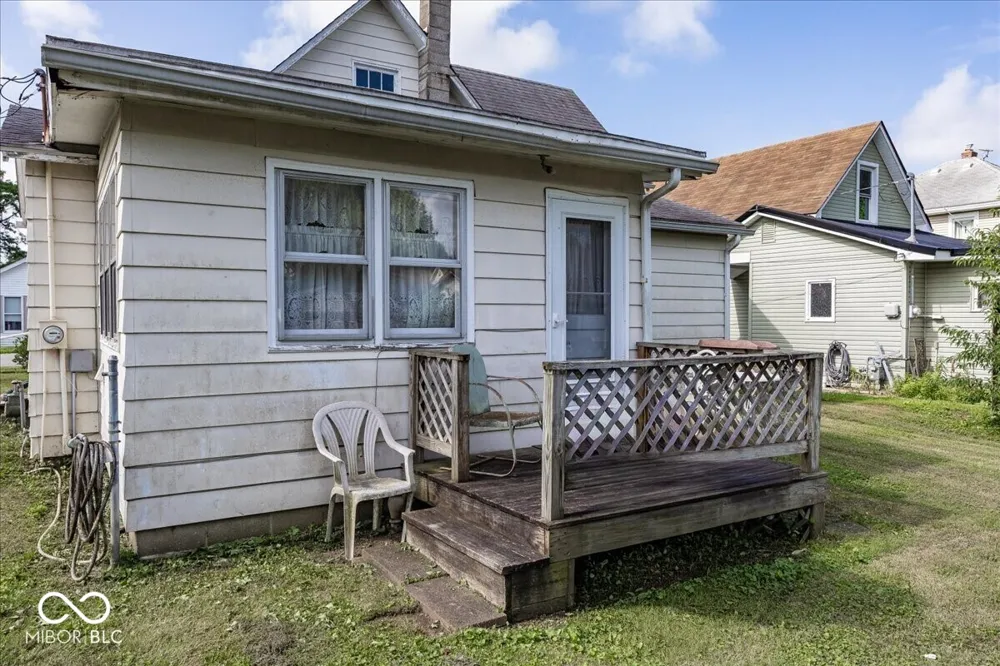 24 W Brown Street Knightstown, IN 46148