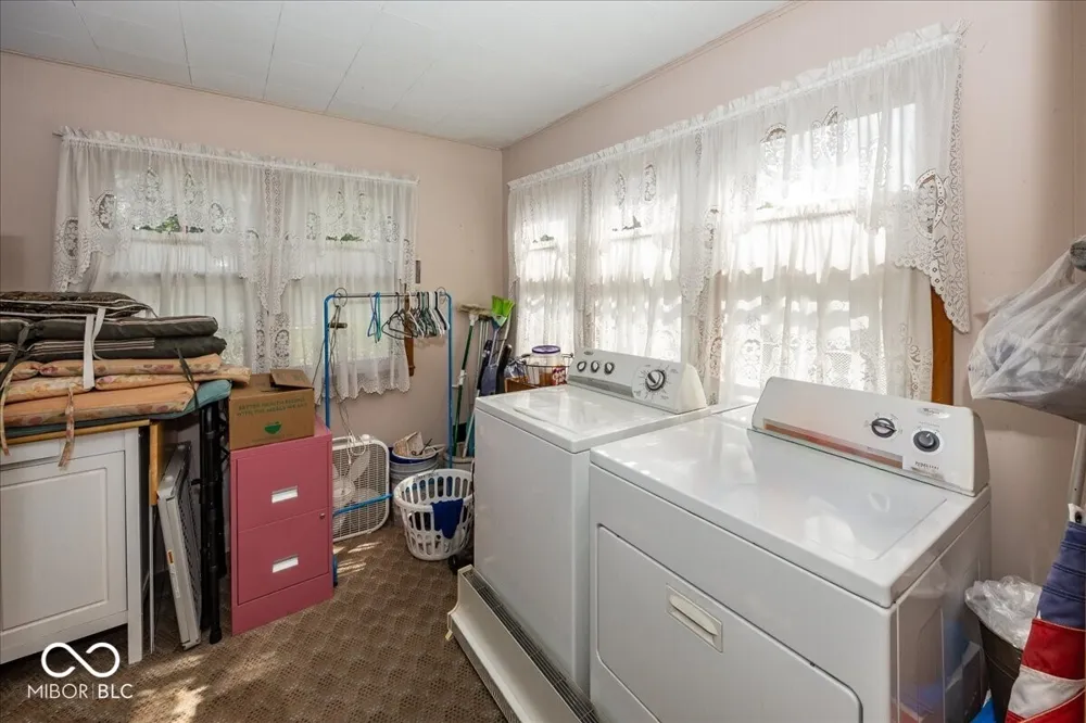 24 W Brown Street Knightstown, IN 46148