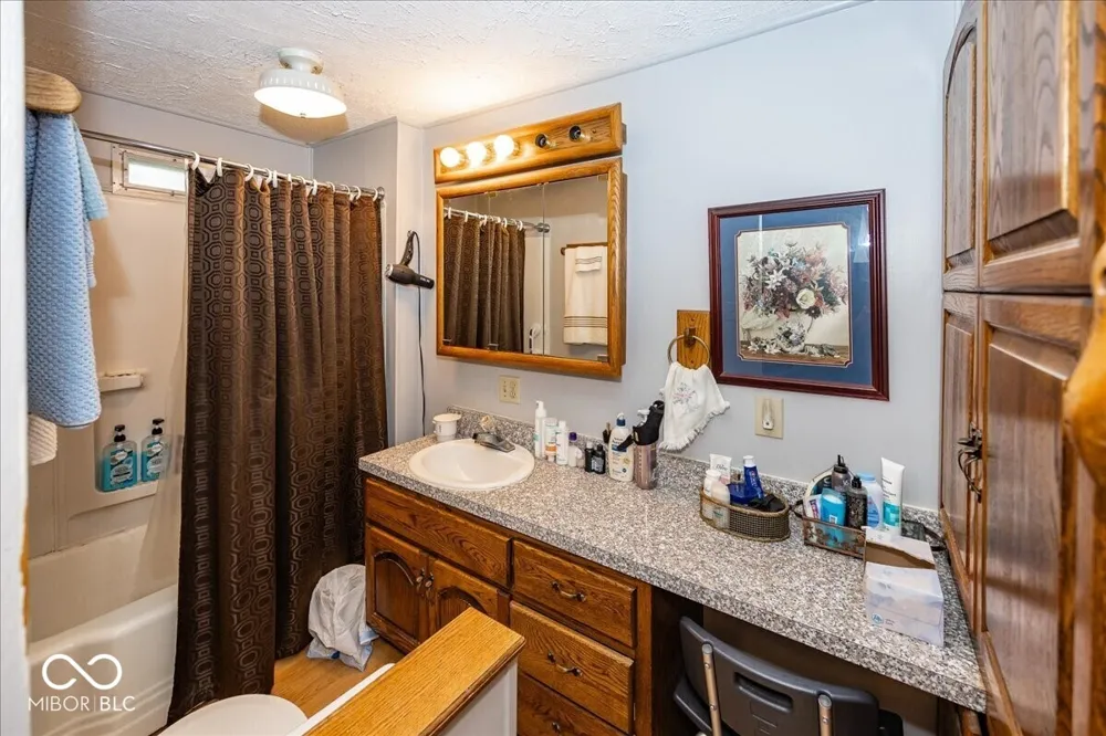 24 W Brown Street Knightstown, IN 46148