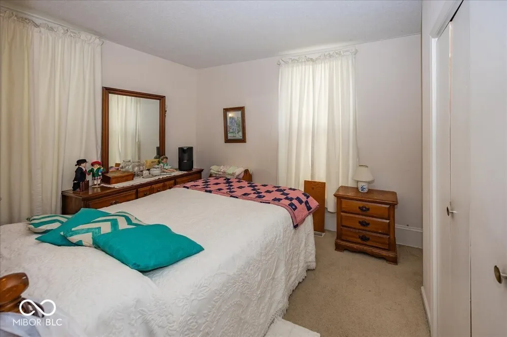 24 W Brown Street Knightstown, IN 46148