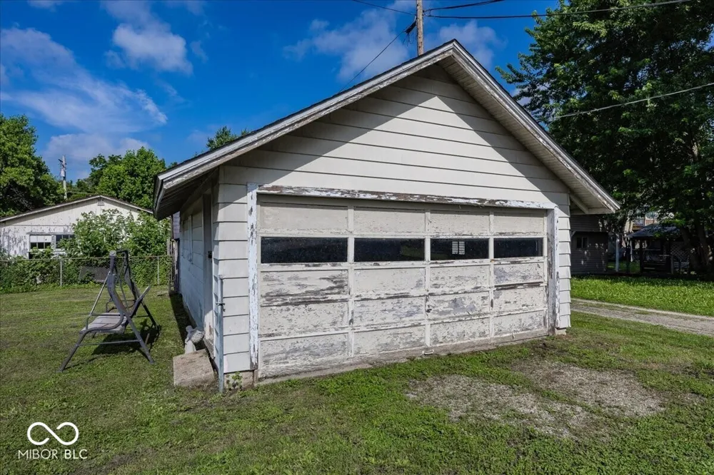24 W Brown Street Knightstown, IN 46148