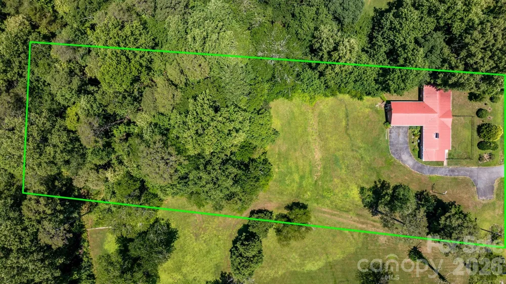 6264 US 221 Highway S Marion, NC 28752