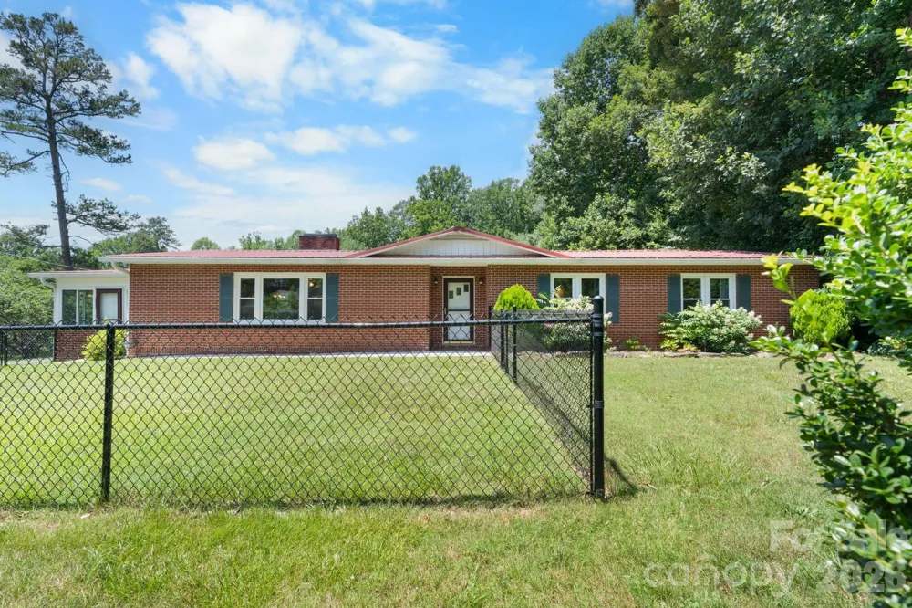 6264 US 221 Highway S Marion, NC 28752