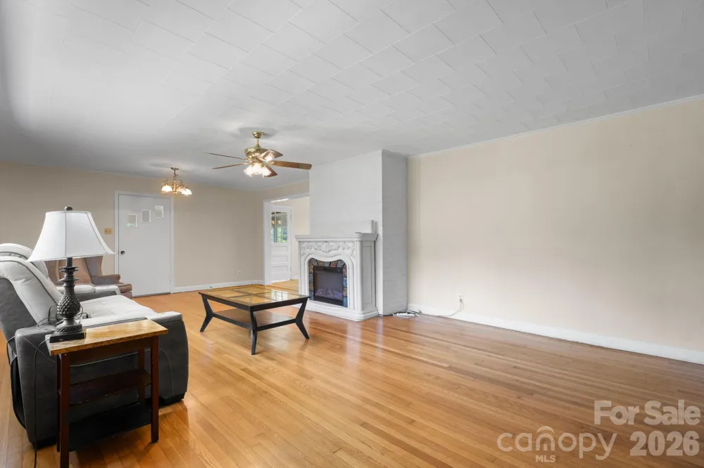 6264 US 221 Highway S Marion, NC 28752