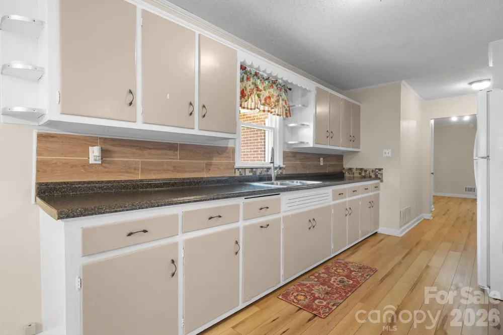 6264 US 221 Highway S Marion, NC 28752