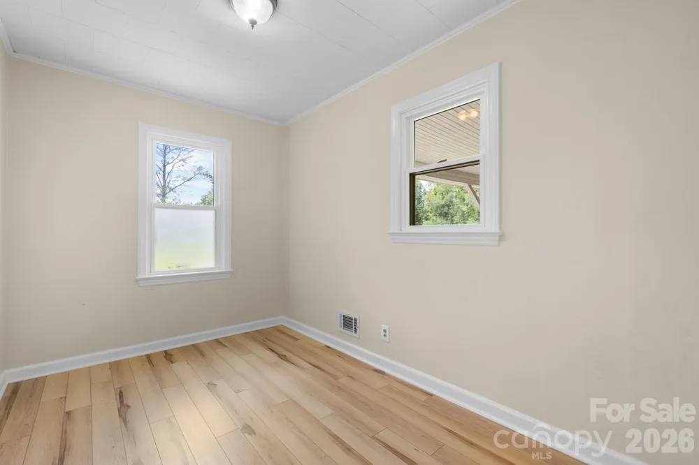 6264 US 221 Highway S Marion, NC 28752