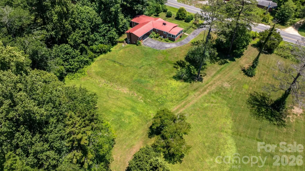 6264 US 221 Highway S Marion, NC 28752