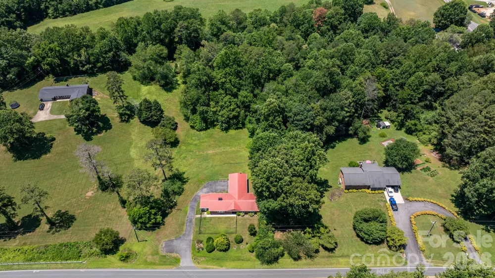 6264 US 221 Highway S Marion, NC 28752